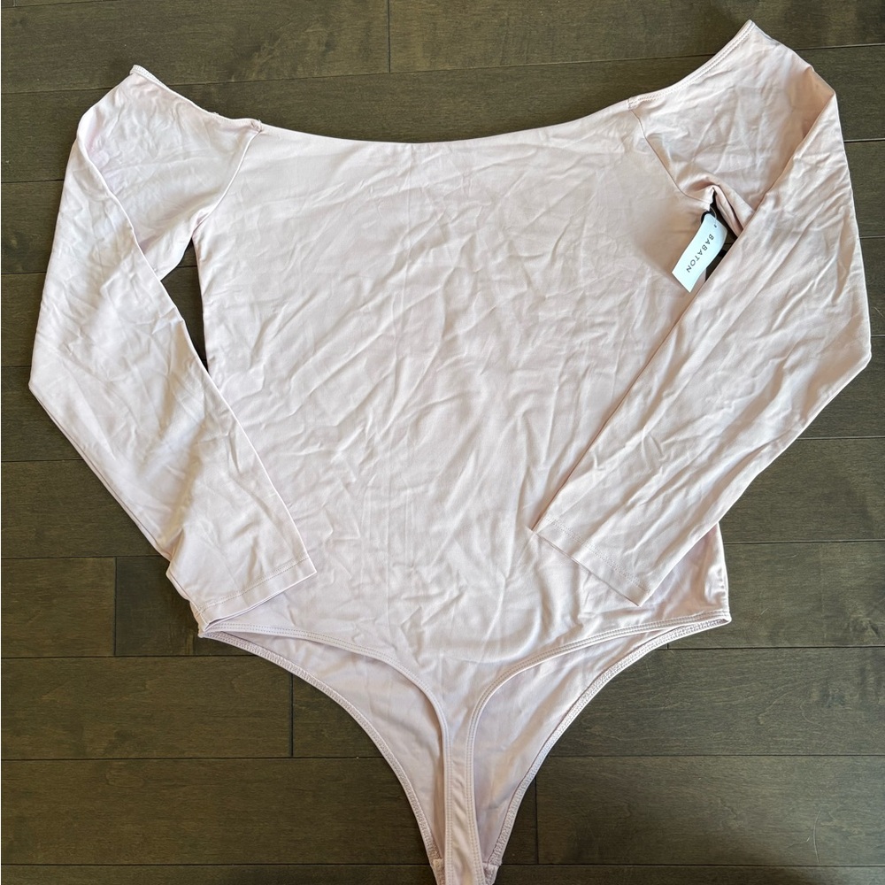 NWT Aritzia Babaton Contour Off Shoulder Bodysuit Pink XL